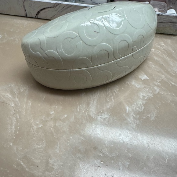 COACH sunglasses with case - Picture 2 of 7